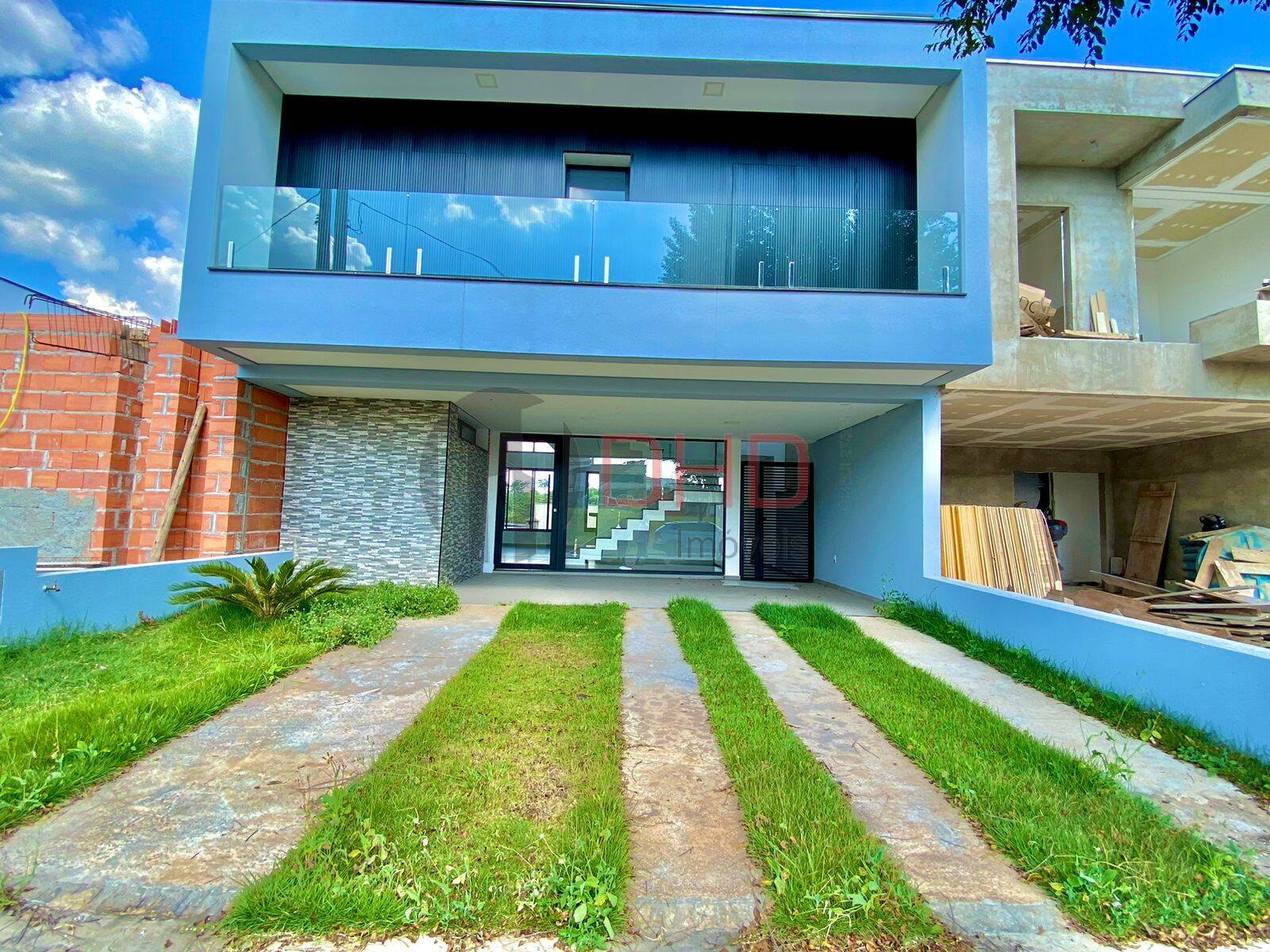 Casa de Condomínio à venda com 3 quartos, 206m² - Foto 1