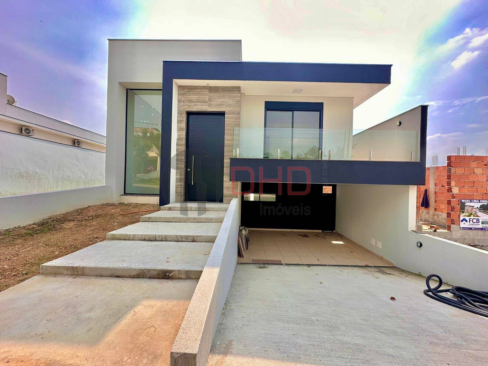 Casa de Condomínio à venda com 3 quartos, 203m² - Foto 1