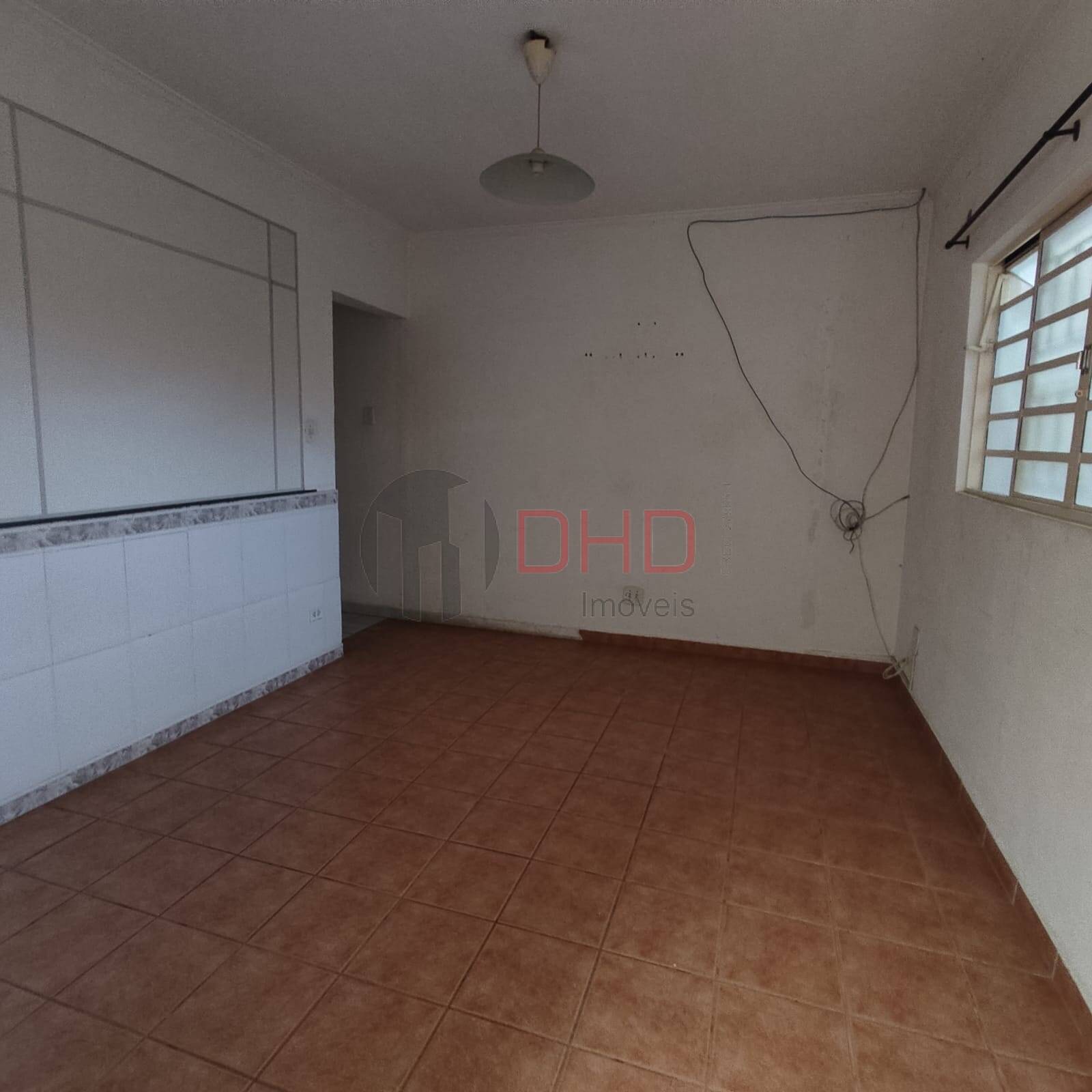 Casa para alugar com 3 quartos, 130m² - Foto 4