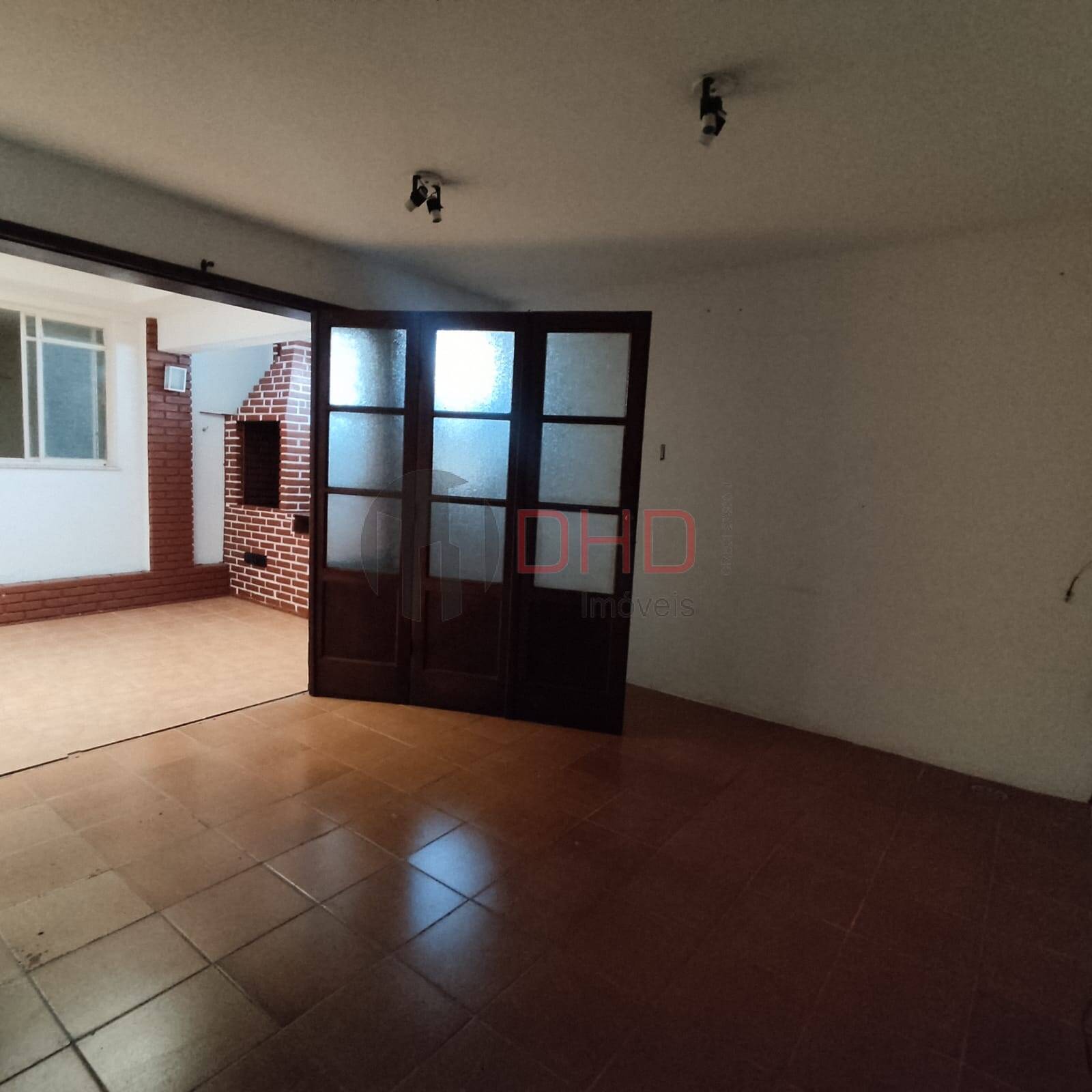 Casa para alugar com 3 quartos, 130m² - Foto 16