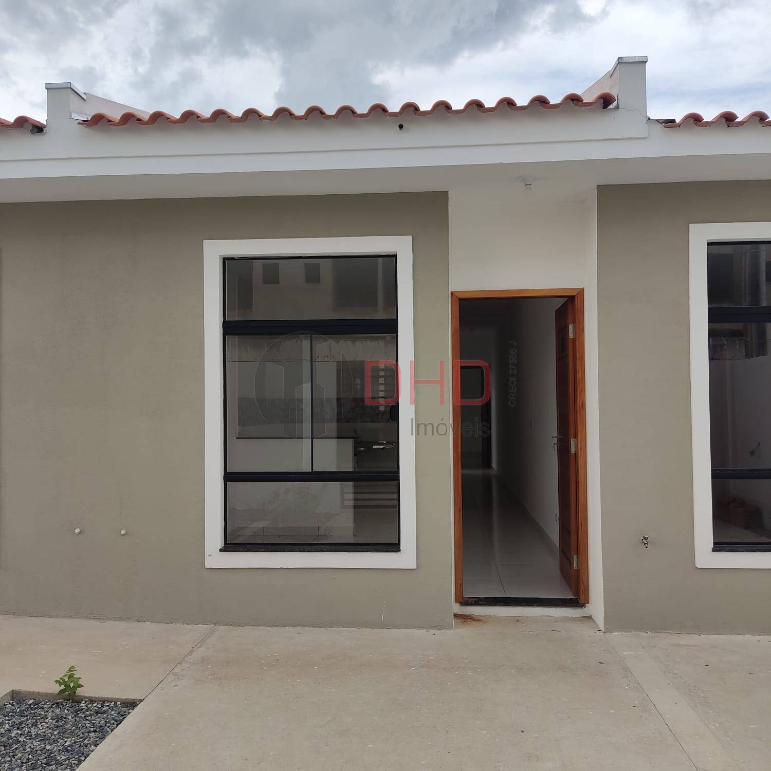 Casa à venda com 2 quartos, 48m² - Foto 1