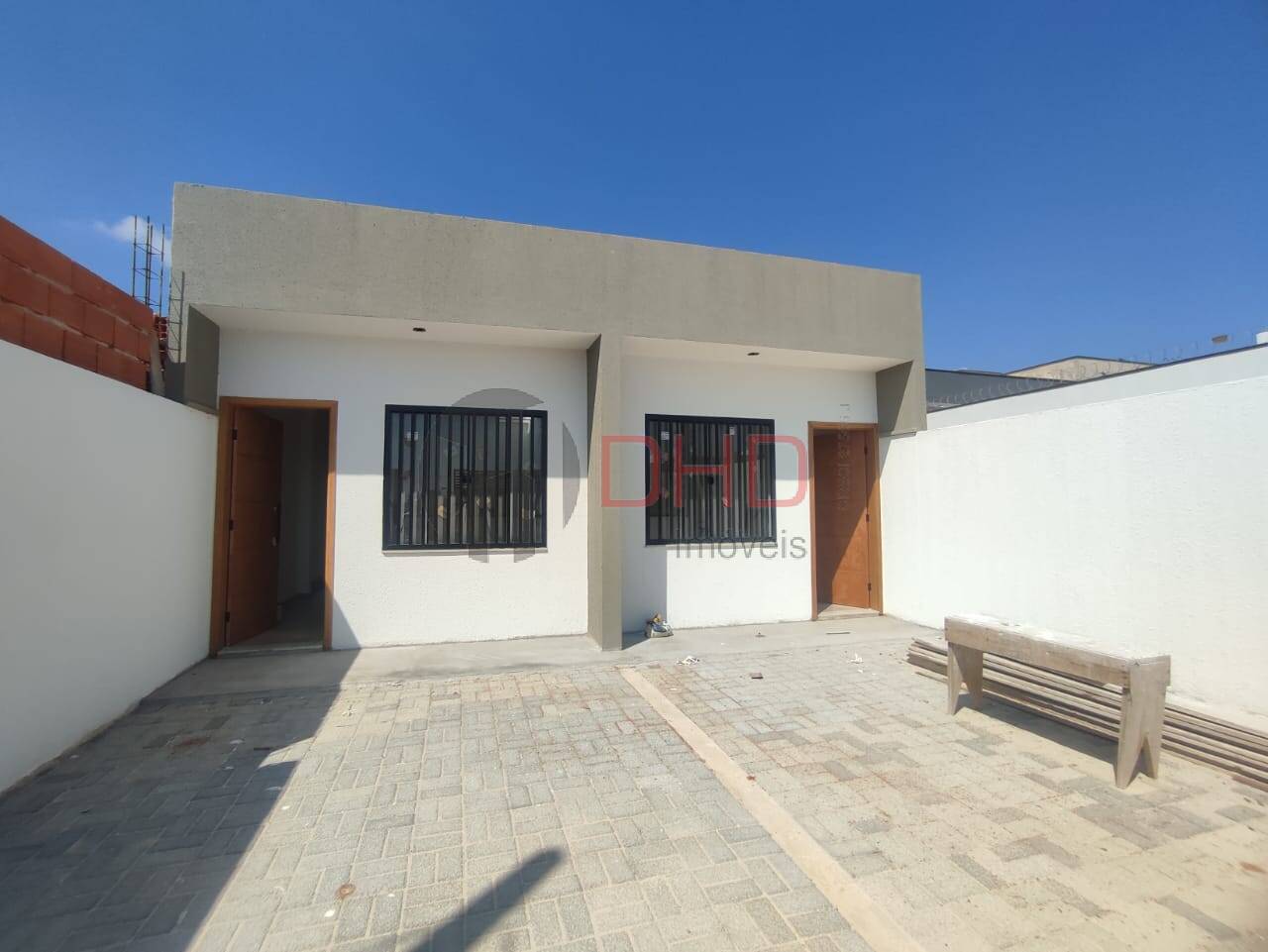 Casa à venda com 2 quartos, 51m² - Foto 1