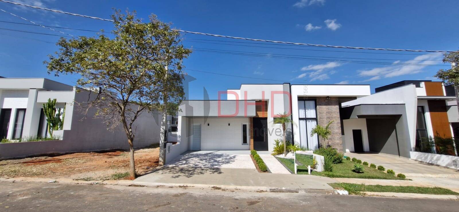 Casa de Condomínio à venda com 3 quartos, 138m² - Foto 1