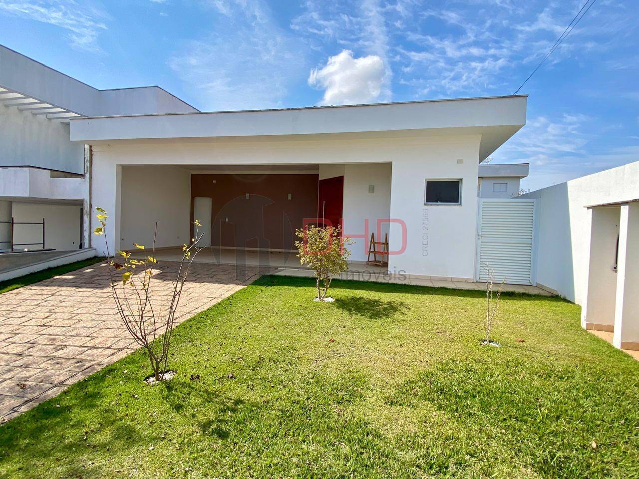 Casa de Condomínio à venda e aluguel com 3 quartos, 209m² - Foto 1