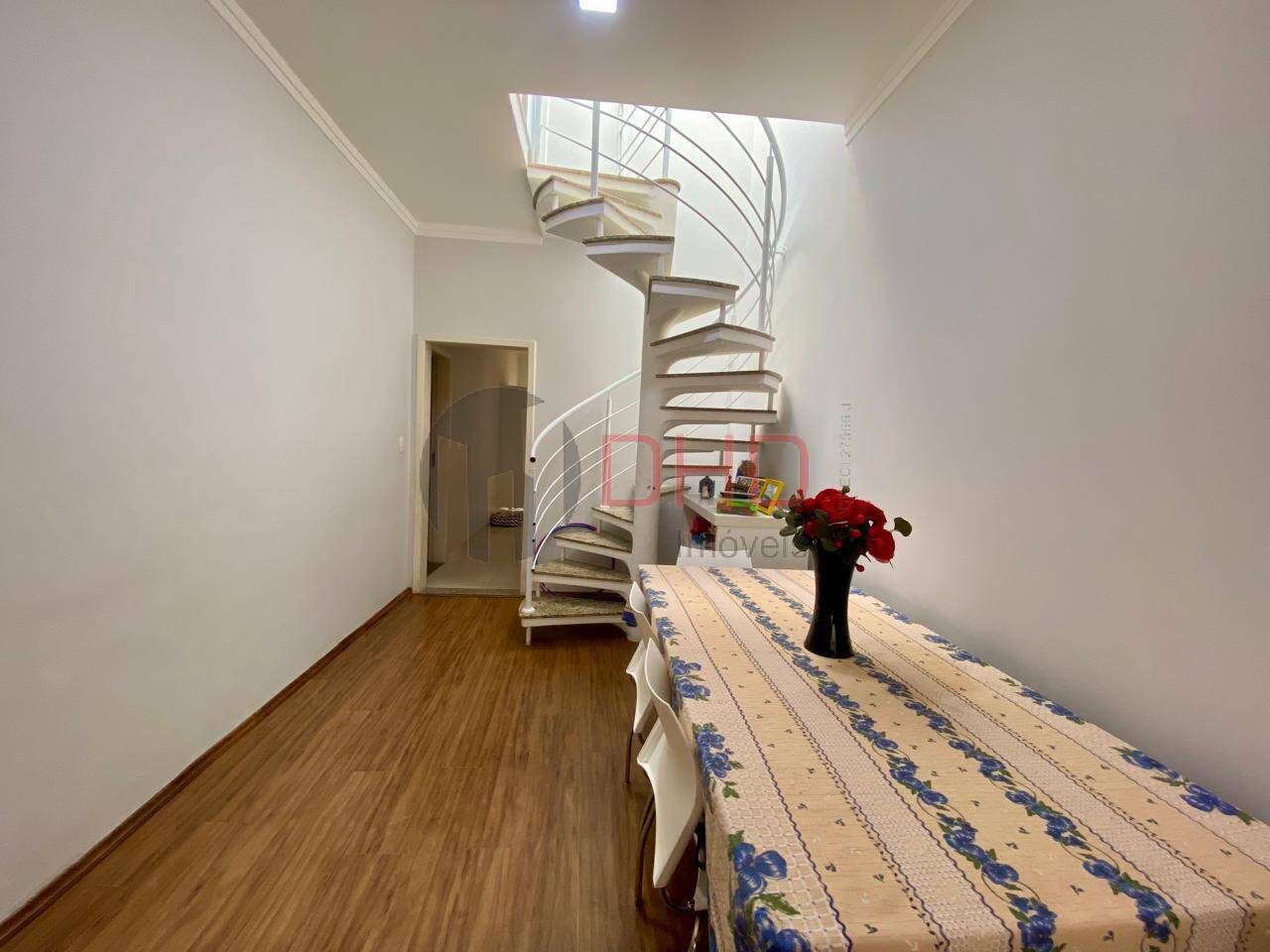 Casa à venda com 3 quartos, 180m² - Foto 6