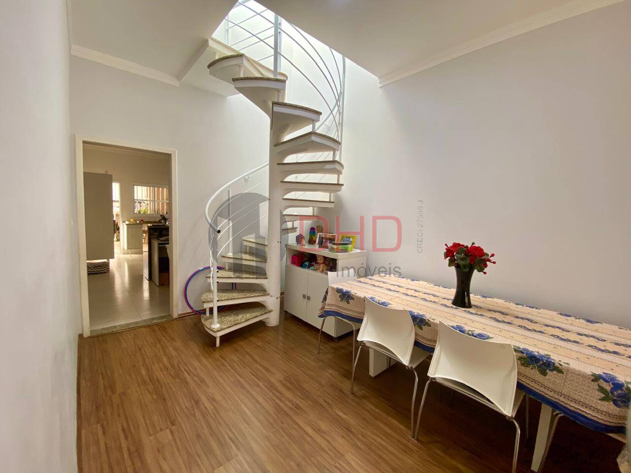 Casa à venda com 3 quartos, 180m² - Foto 7