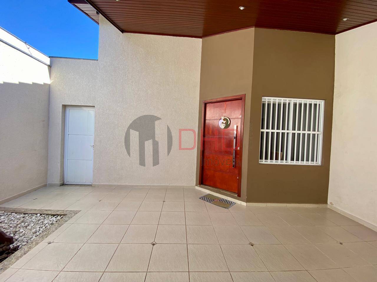 Casa à venda com 3 quartos, 180m² - Foto 1