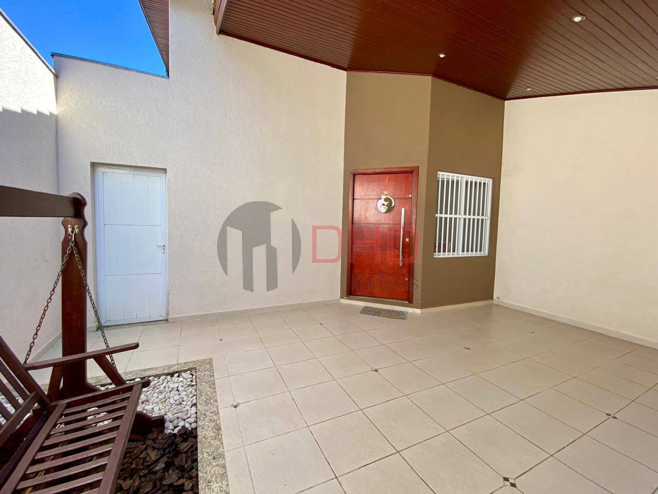 Casa à venda com 3 quartos, 180m² - Foto 2