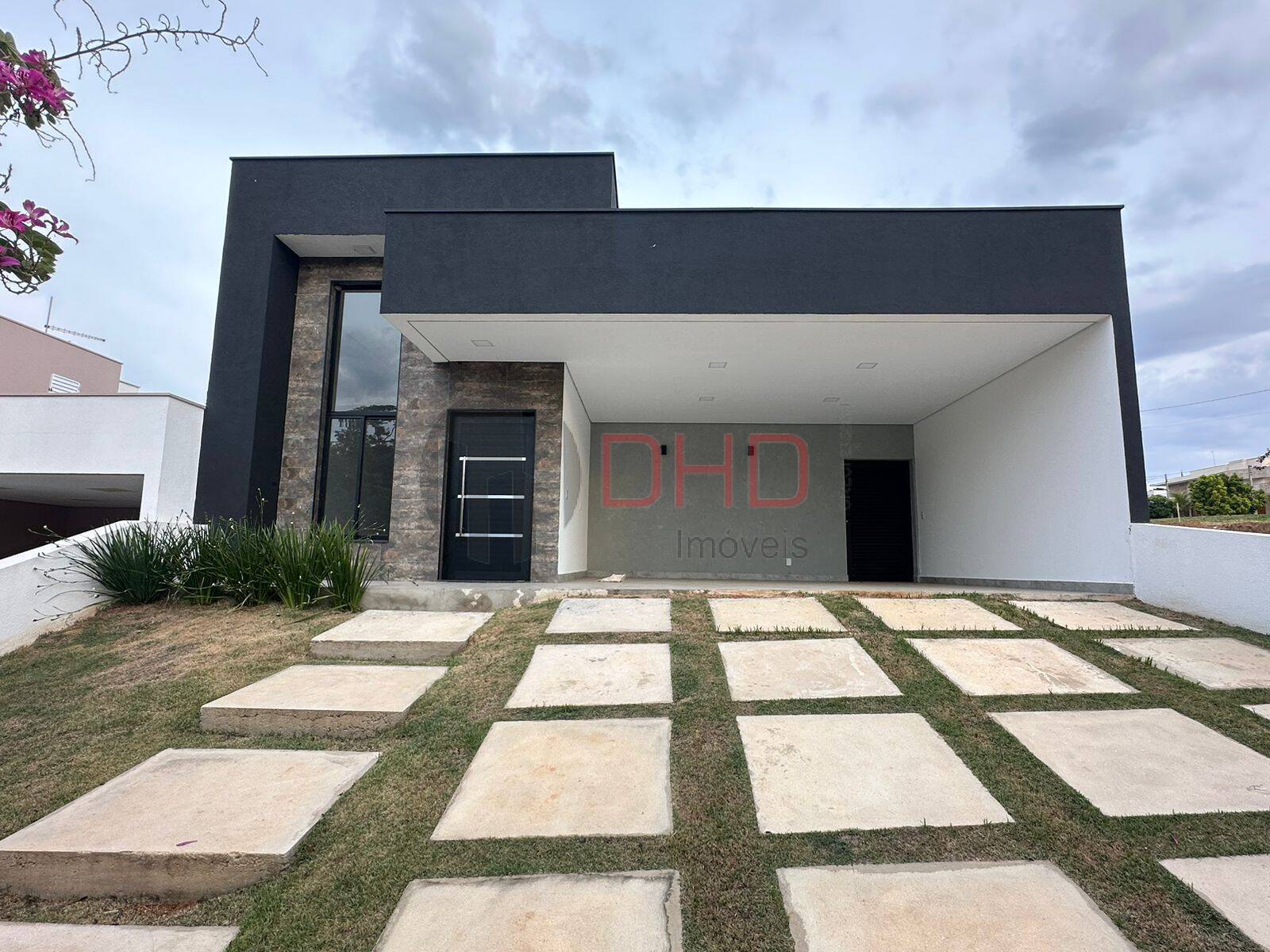 Casa de Condomínio à venda com 3 quartos, 156m² - Foto 1