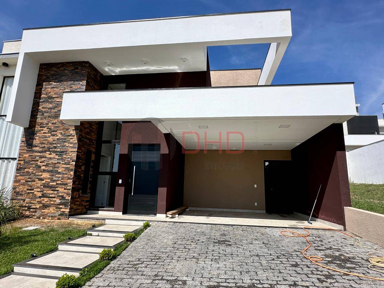 Casa de Condomínio à venda com 3 quartos, 151m² - Foto 1