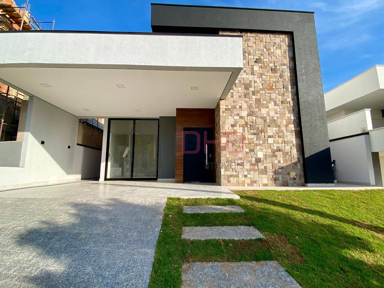 Casa de Condomínio à venda com 3 quartos, 180m² - Foto 1