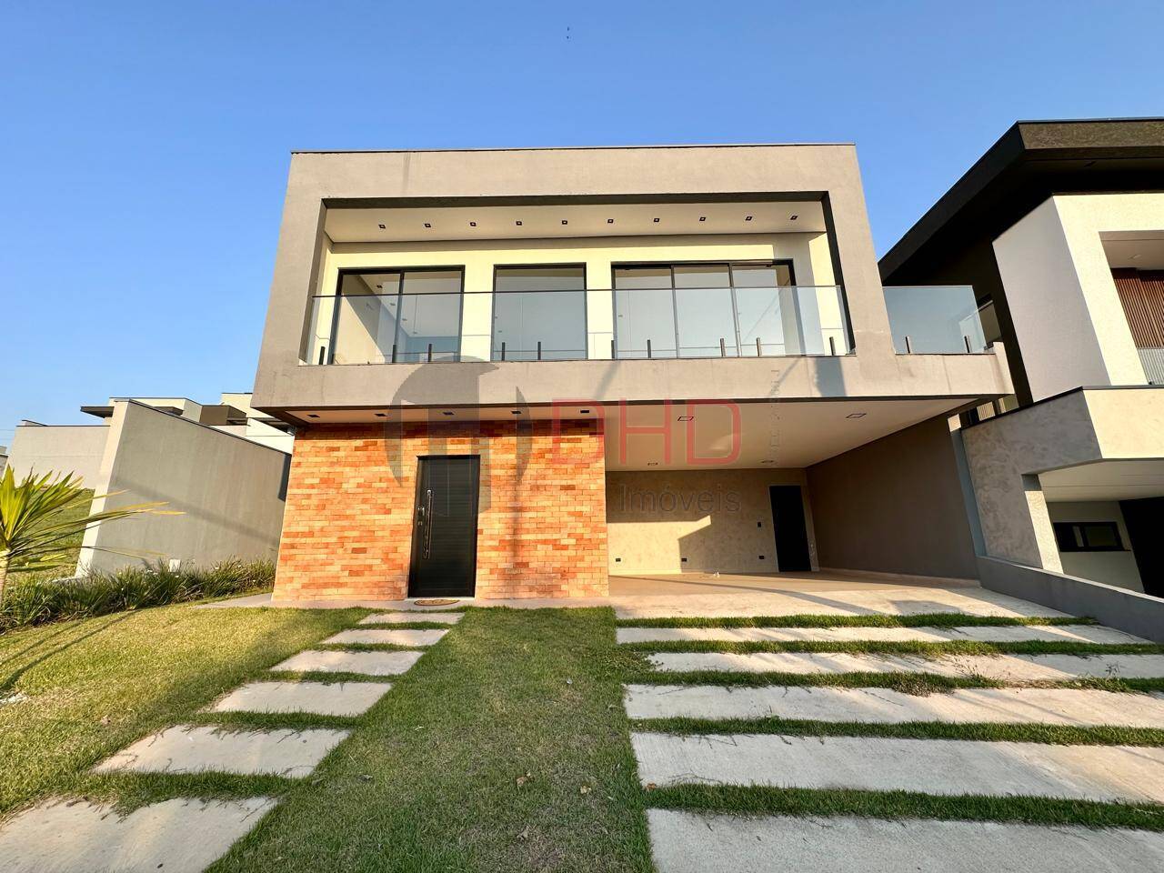 Casa de Condomínio à venda com 3 quartos, 203m² - Foto 1