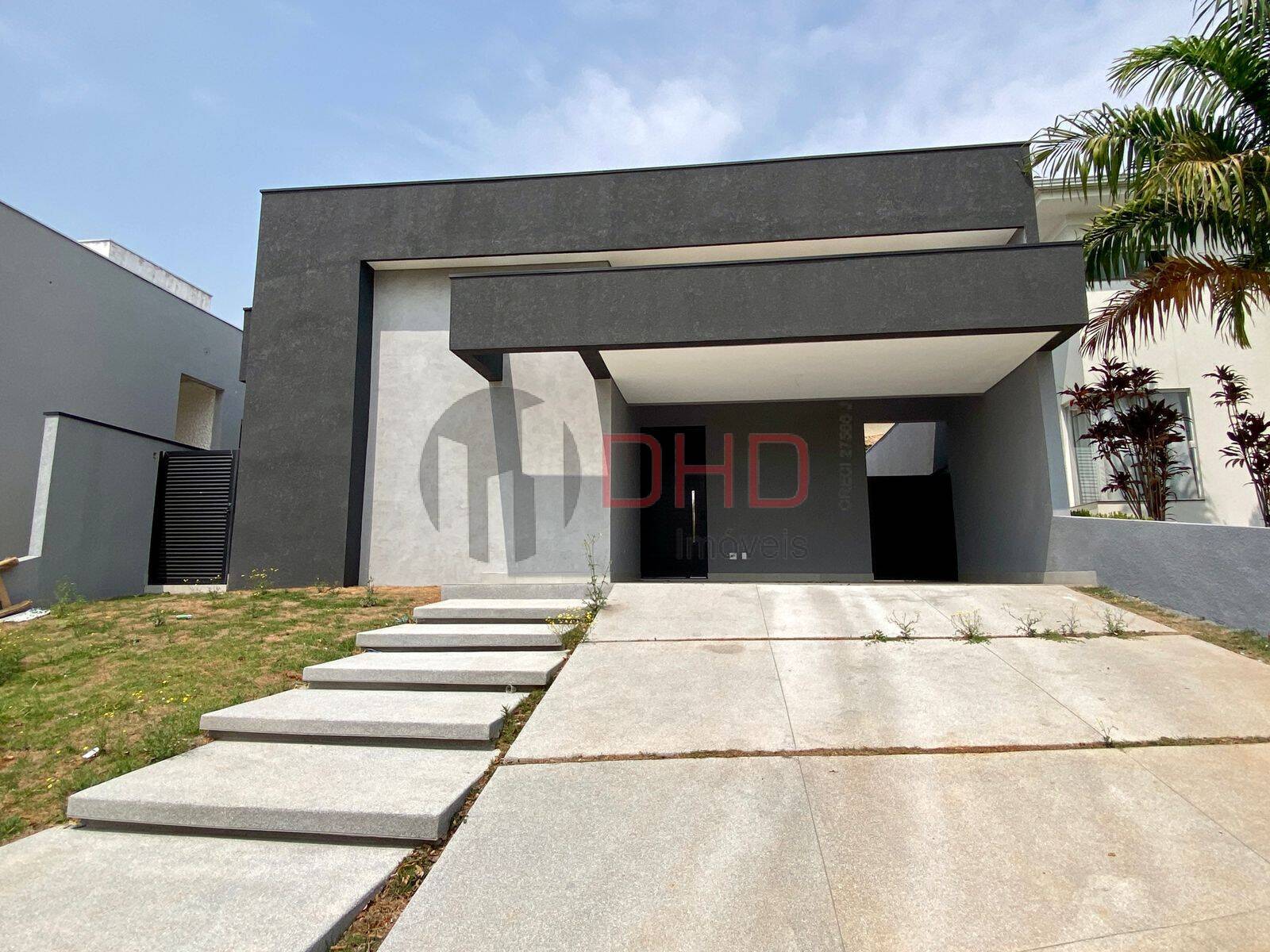 Casa de Condomínio à venda com 4 quartos, 271m² - Foto 1