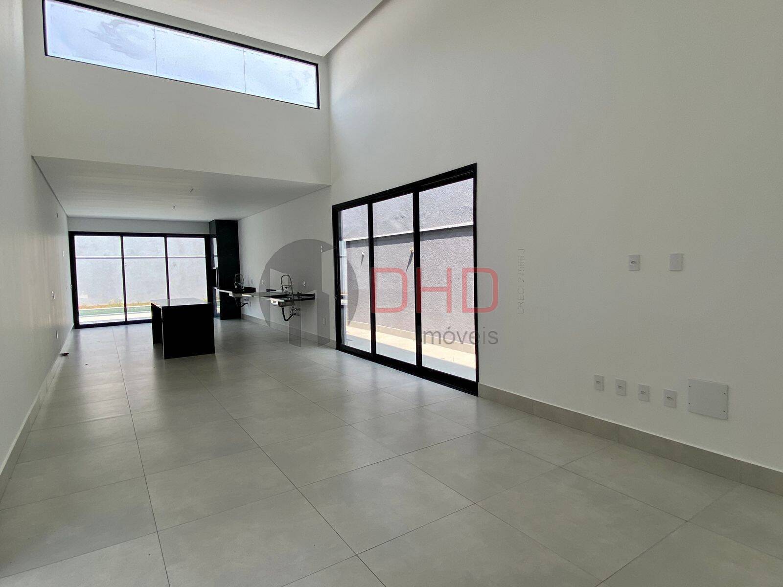 Casa de Condomínio à venda com 4 quartos, 271m² - Foto 3