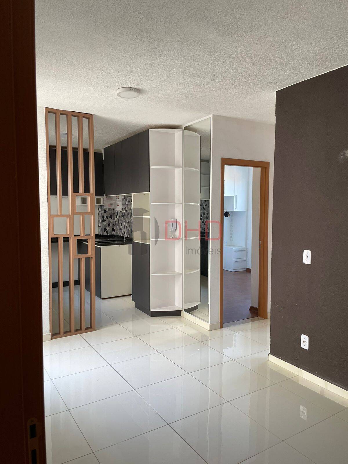 Apartamento à venda com 2 quartos, 42m² - Foto 2