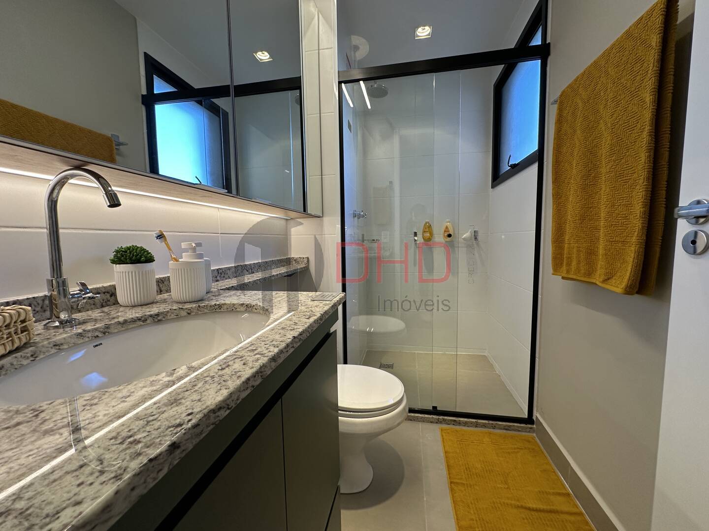 Apartamento à venda com 2 quartos, 67m² - Foto 10