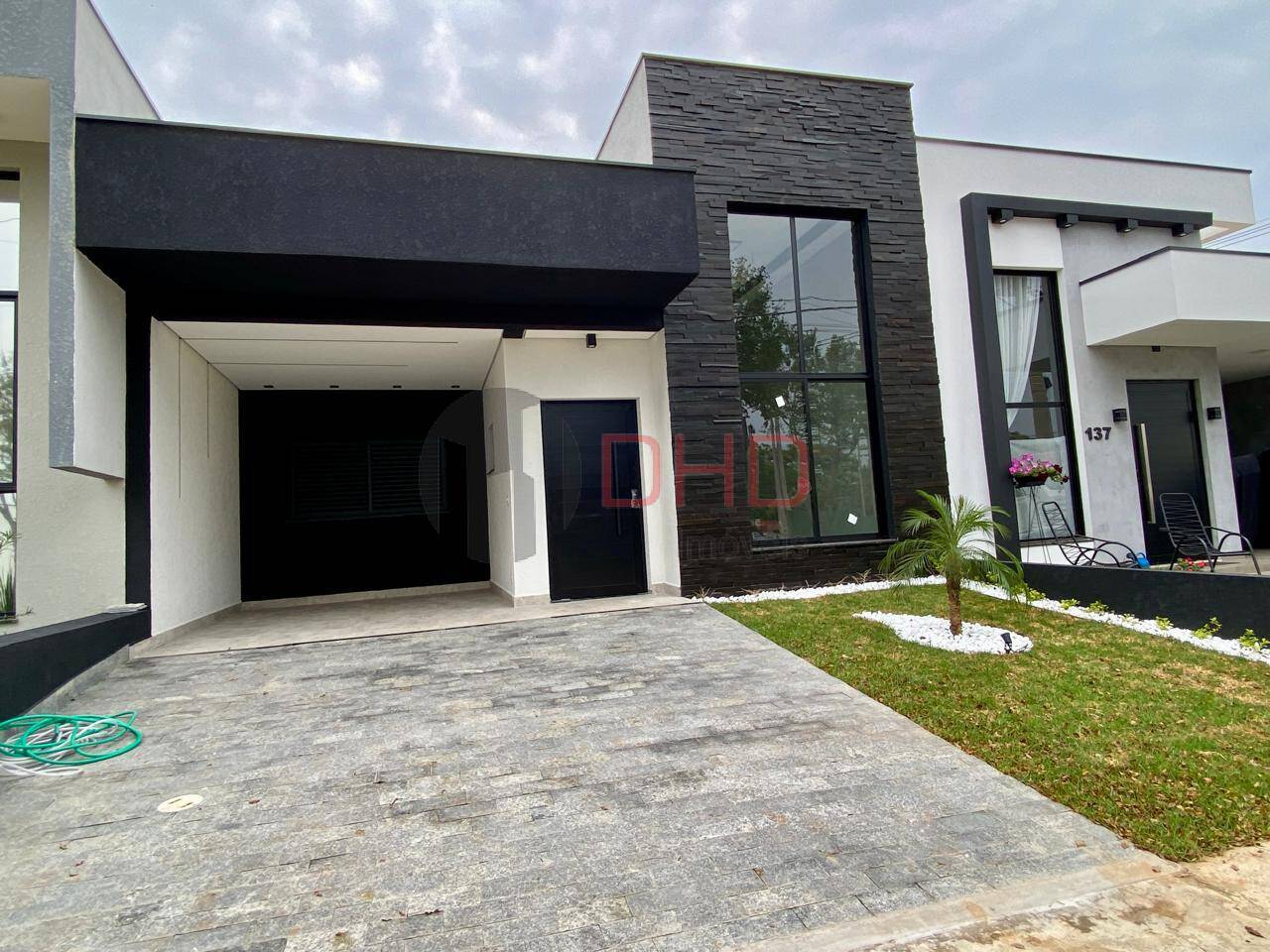 Casa de Condomínio à venda com 3 quartos, 104m² - Foto 2