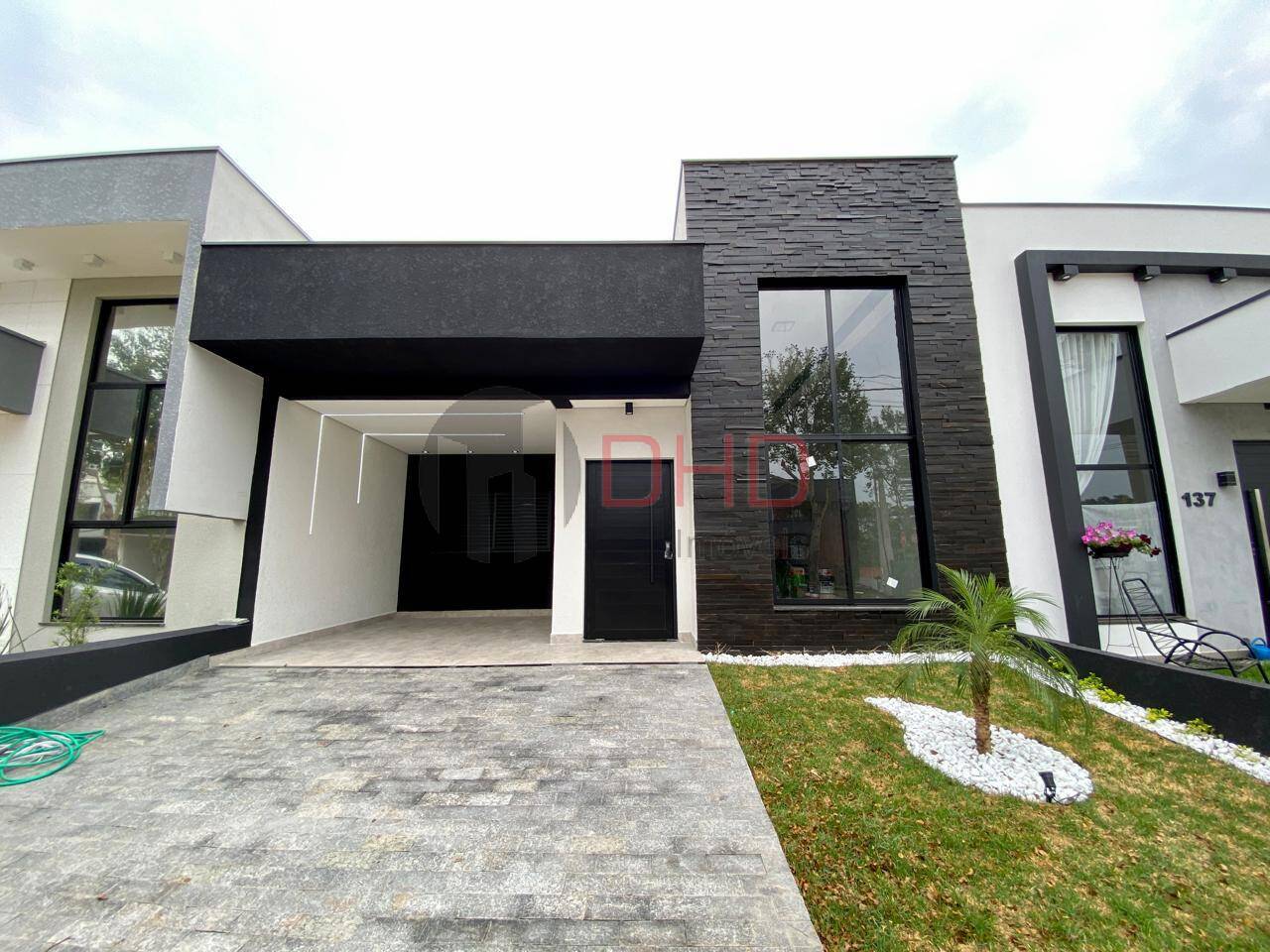 Casa de Condomínio à venda com 3 quartos, 104m² - Foto 1