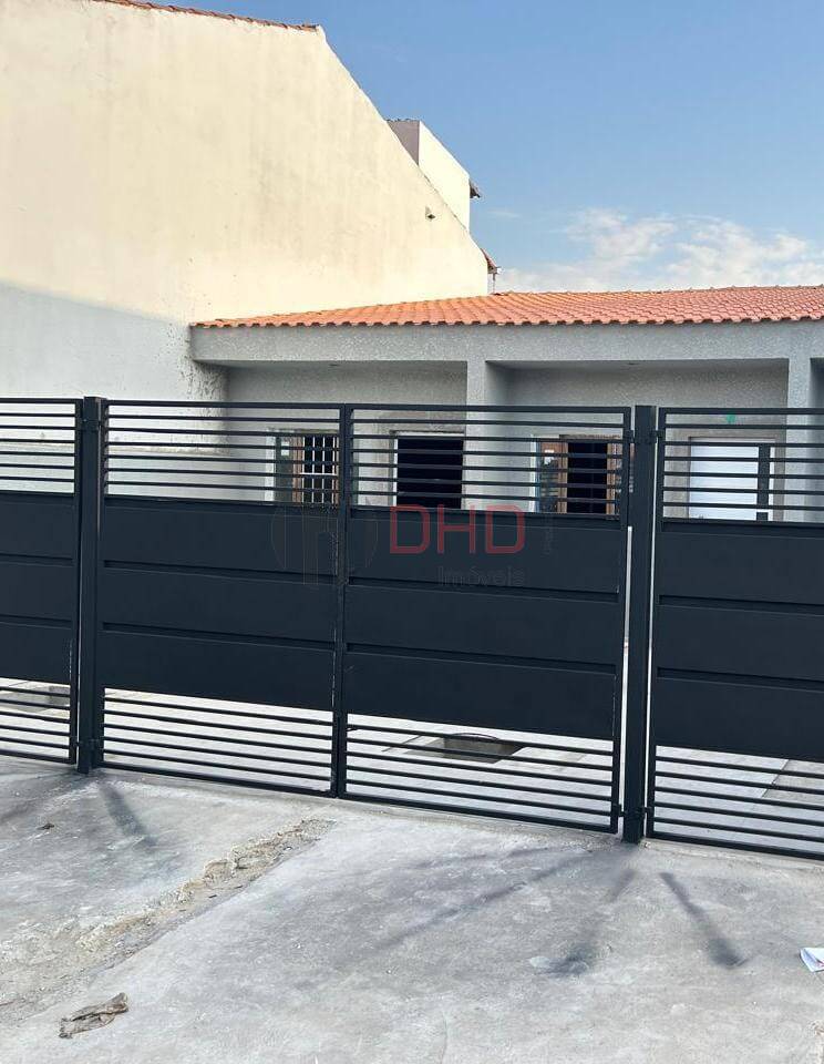 Casa à venda com 2 quartos, 56m² - Foto 1