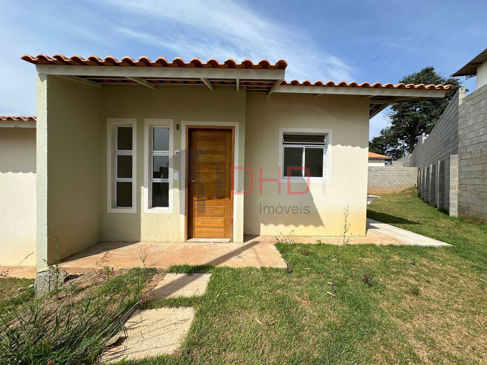 Casa à venda com 2 quartos, 50m² - Foto 2