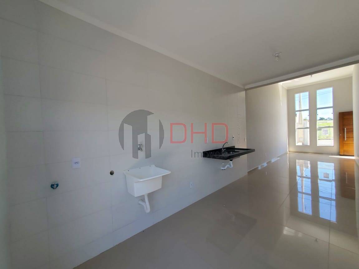 Casa à venda com 2 quartos, 56m² - Foto 4