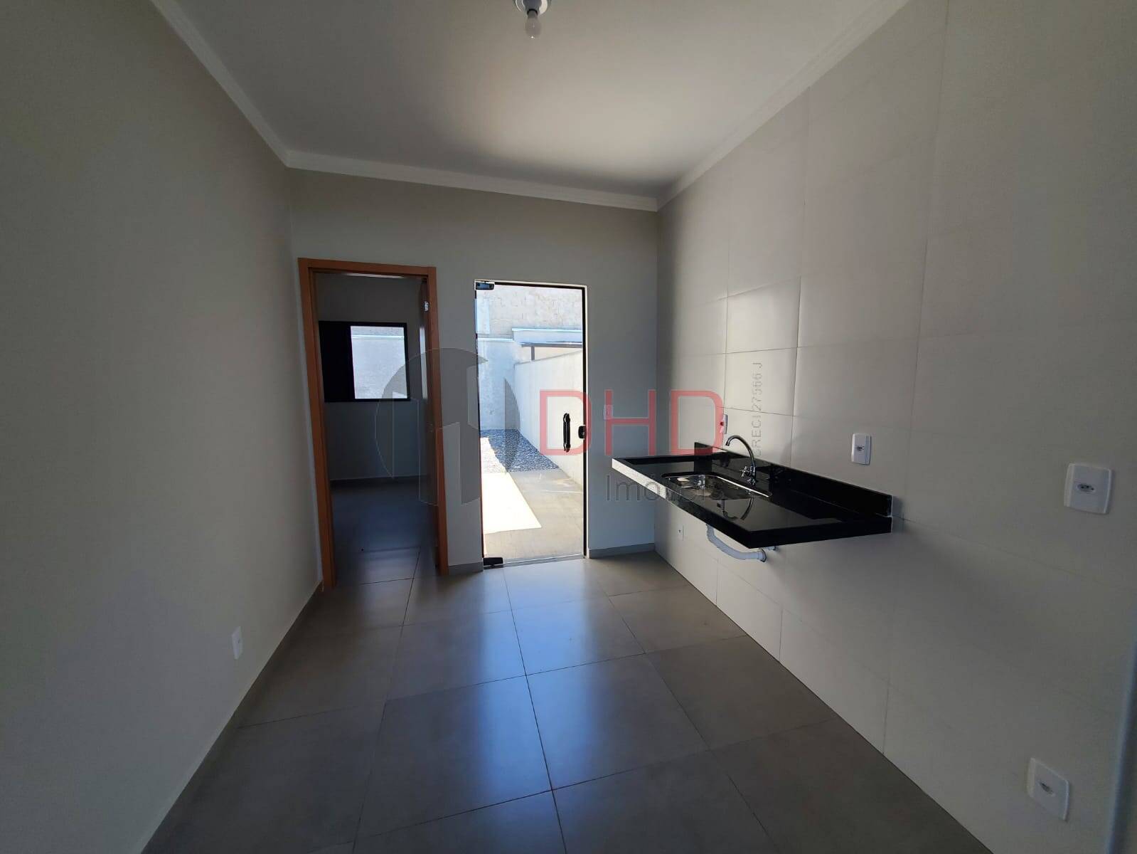 Casa à venda com 3 quartos, 60m² - Foto 4