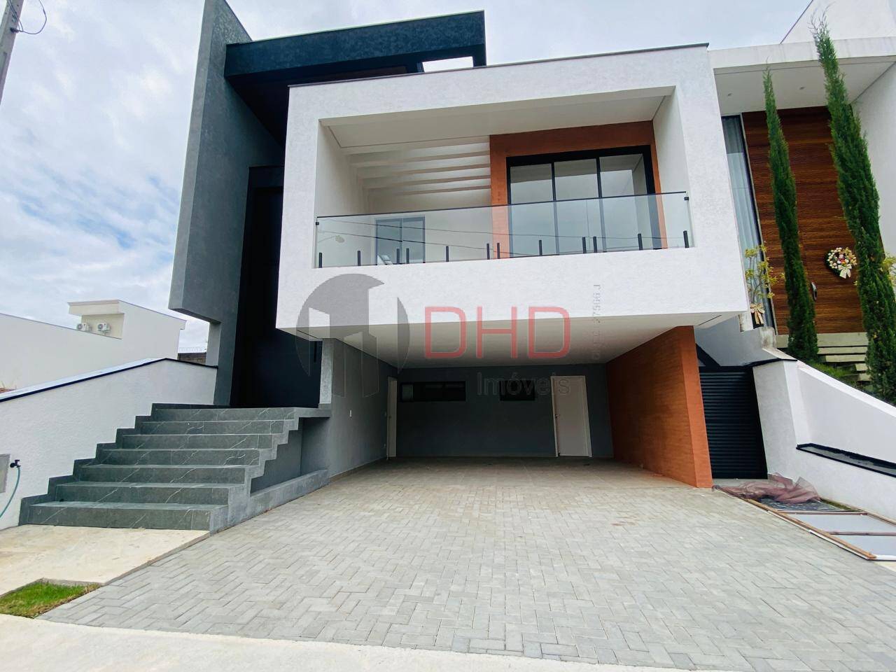 Casa de Condomínio à venda com 3 quartos, 220m² - Foto 2