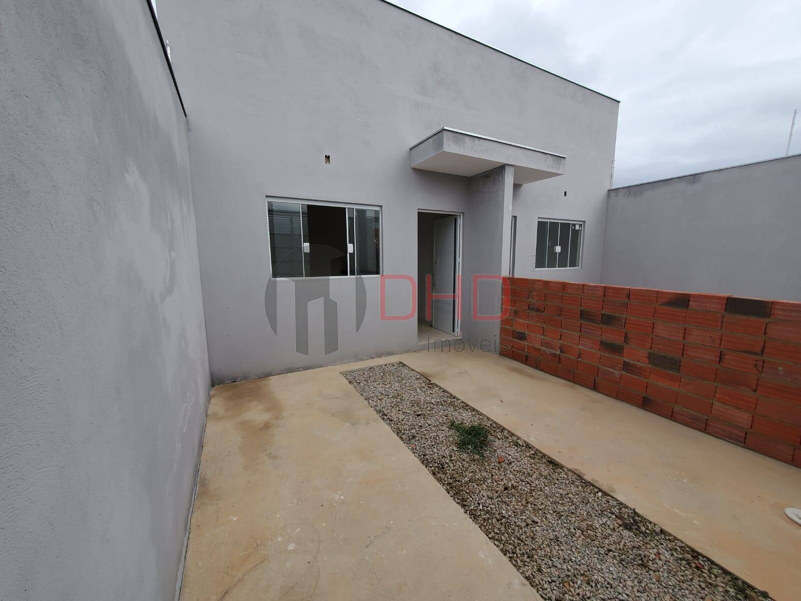 Casa à venda com 2 quartos, 52m² - Foto 1