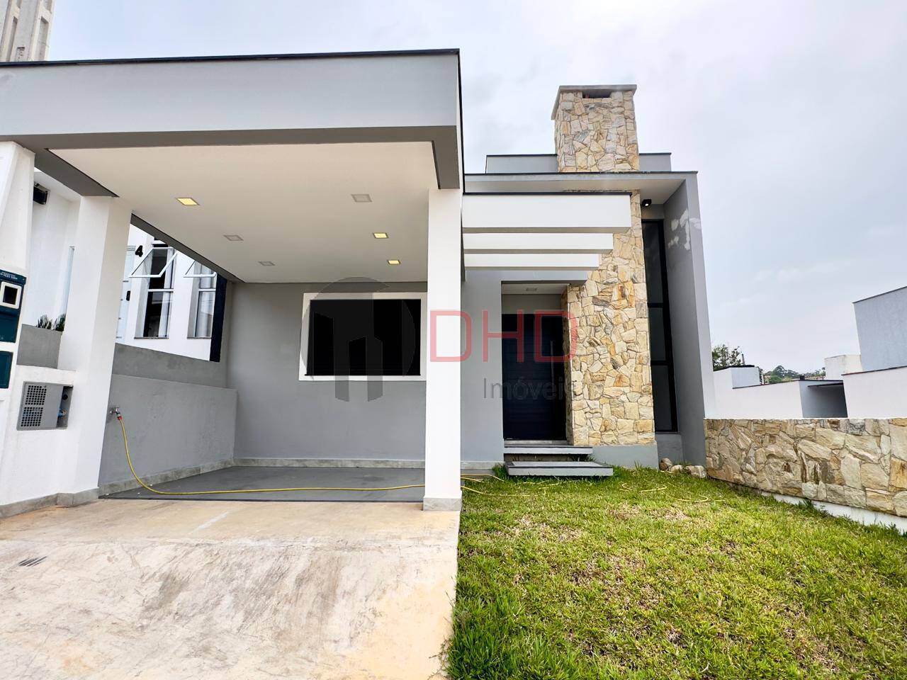 Casa de Condomínio à venda com 3 quartos, 124m² - Foto 2