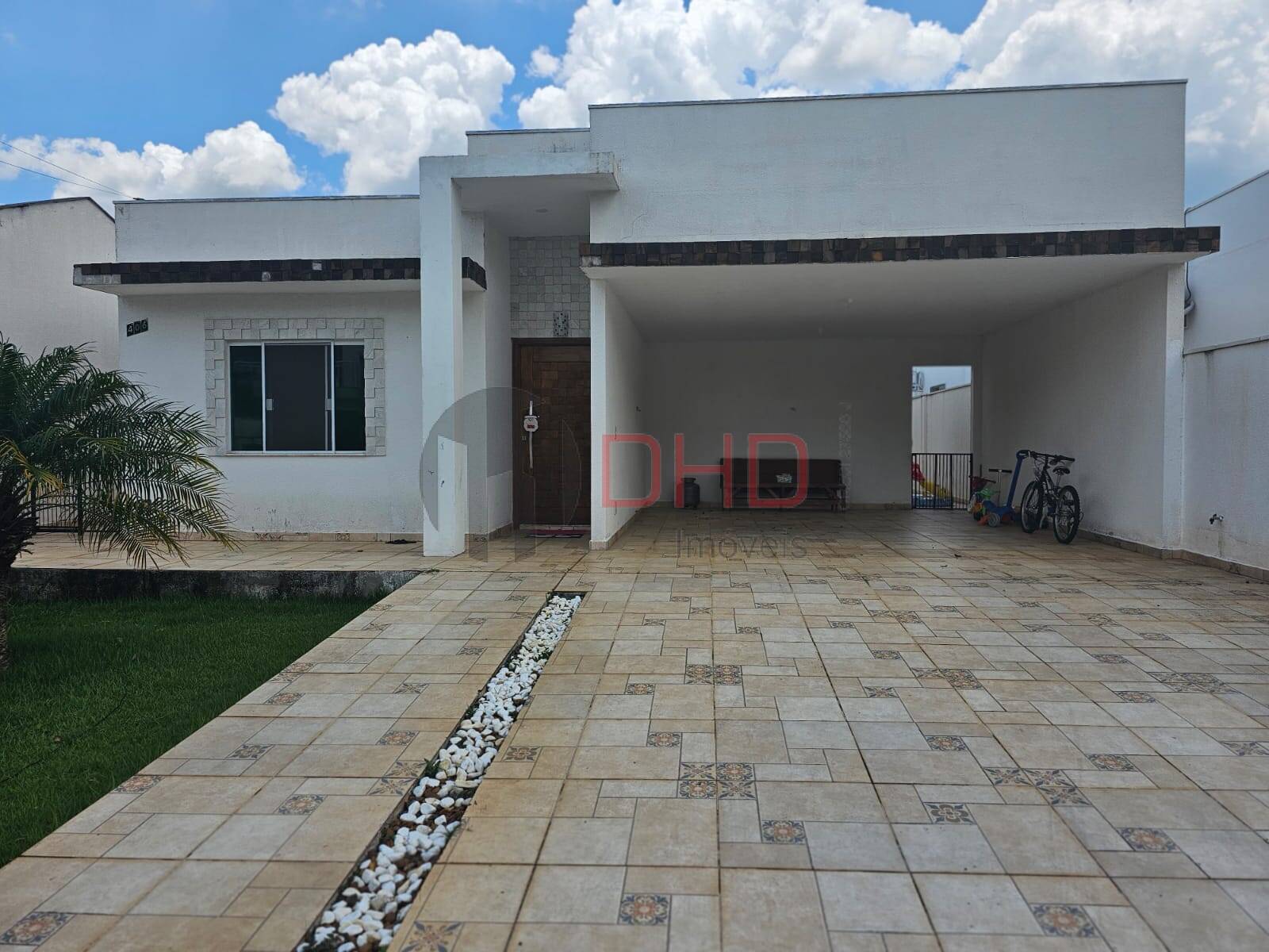 Casa de Condomínio à venda com 3 quartos, 168m² - Foto 1