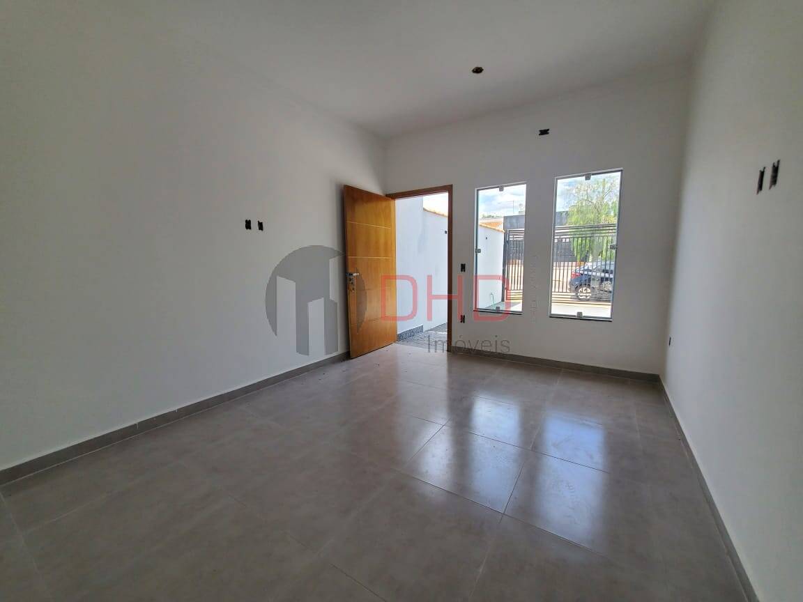 Casa à venda com 2 quartos, 67m² - Foto 4