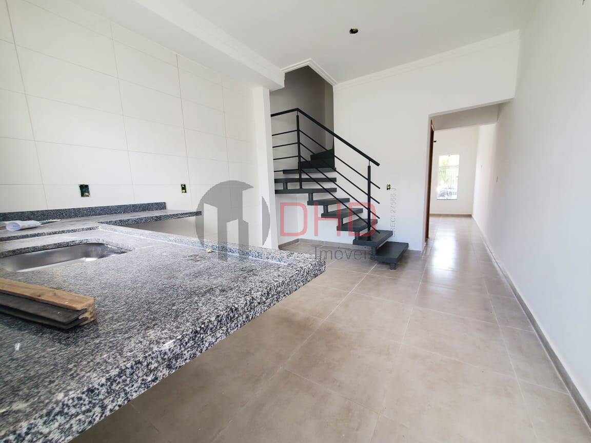 Casa à venda com 2 quartos, 67m² - Foto 7