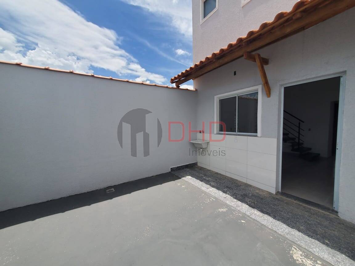 Casa à venda com 2 quartos, 67m² - Foto 9