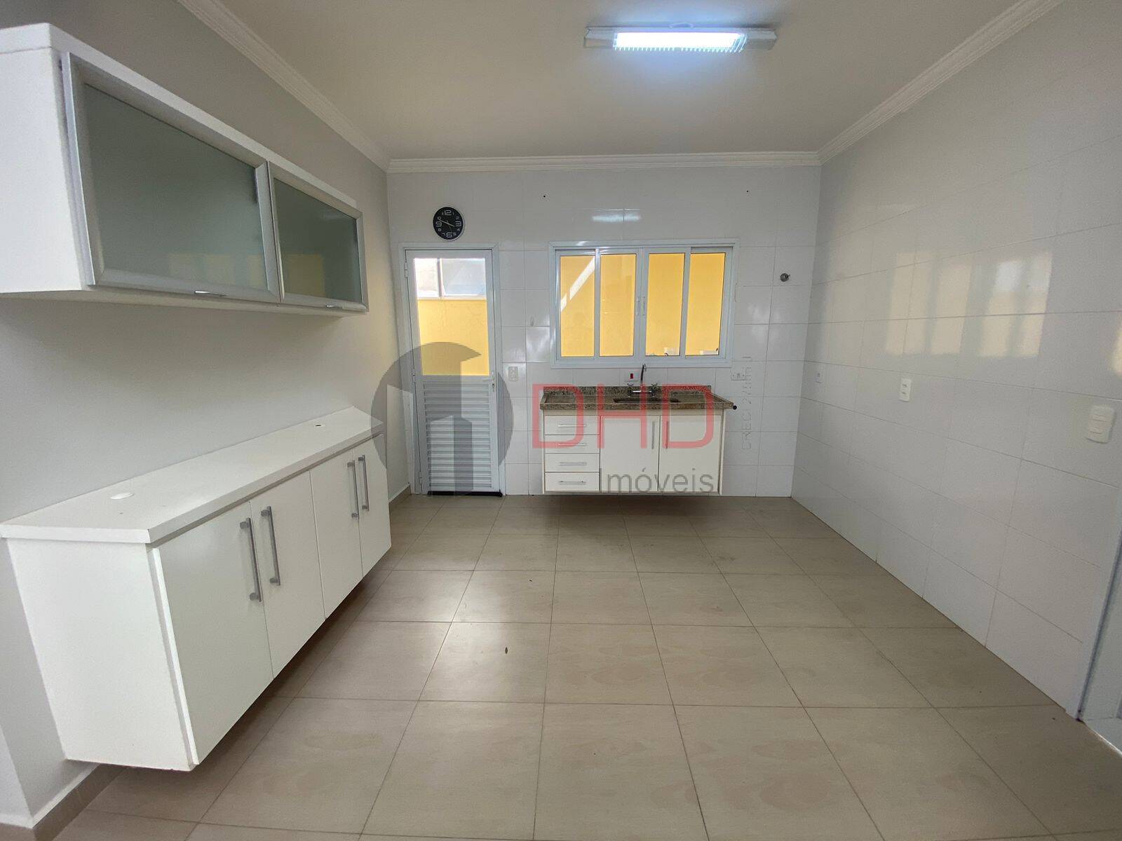 Casa de Condomínio à venda com 3 quartos, 100m² - Foto 4