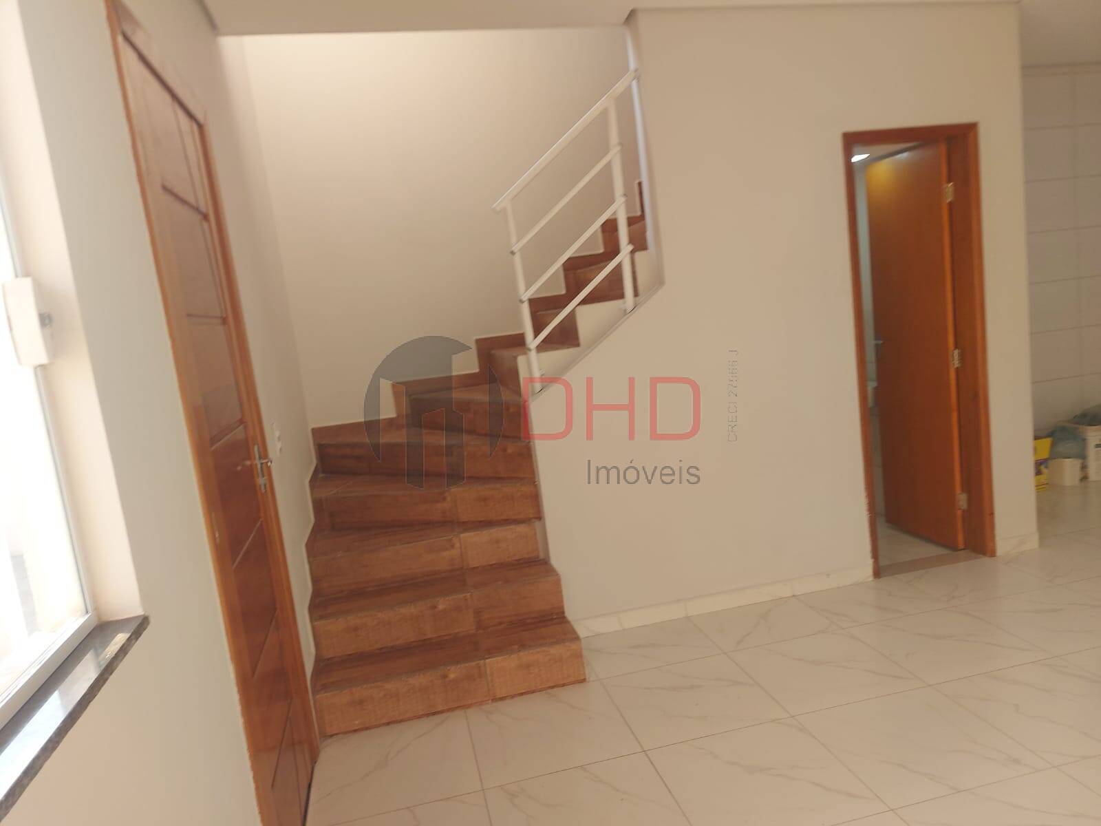 Casa à venda com 2 quartos, 67m² - Foto 2